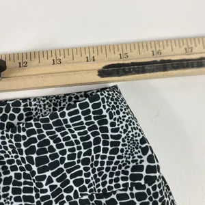 IBKUL Shorts Womens 10 Black White Croc Print Golf Walking Stretch Activewear thumbnail 7