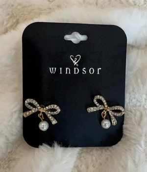 Windsor Bow & Pearl Earrings thumbnail 1