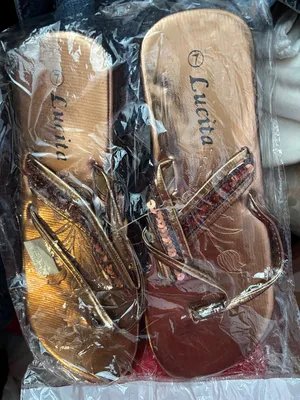 Lucita Gold Sequin Slip-On Sandals 7 Brand New thumbnail 1