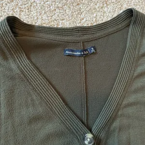 abercrombie sweater thumbnail 2