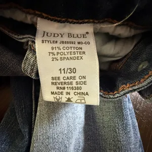 Judy Blue Wide Leg Crop Jeans Womens 11/30 Blue Distressed Raw Hem JB88592 Denim thumbnail 7