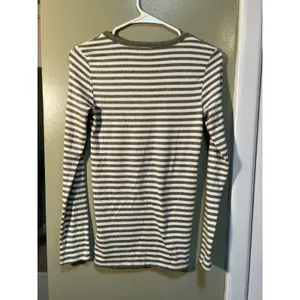 Gap Women's Size XS Long Sleeve Cozy Crewneck T-Shirt Olive Green White Stripes thumbnail 6