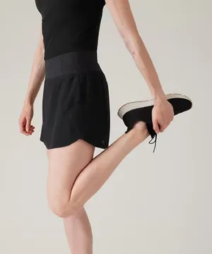 Athleta Black RUN WITH IT‎ HIGH RISE 14 SKORT thumbnail 1