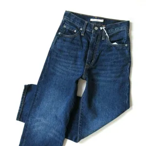 NWT Levi's Wellthread Ribcage Straight Ankle Super High Rise Crop Jeans 25 thumbnail 3