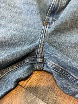 Abercrombie & Fitch Curve Love Ultra High Rise 90s Straight Jeans thumbnail 4