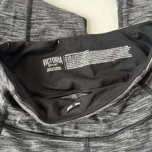 Victoria's Secret VICTORIA SPORT Knockout Capri Womens Leggings Size XS Heather Gray Seaming thumbnail 8