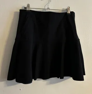 Lululemon black skirt with front pocket thumbnail 1