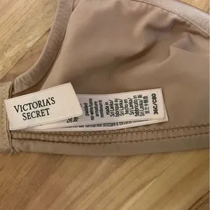 Victoria's Secret So Obsessed Smooth Wireless Push Up Bra thumbnail 5