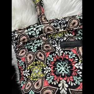 Vera Bradley Floral Tote Bag - Stylish & Functional thumbnail 3