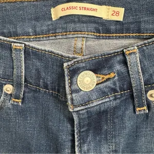 Levi’s Classic Straight Jeans thumbnail 3