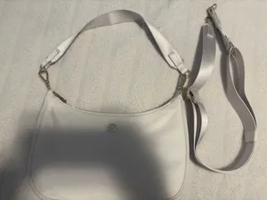 Lululemon purse thumbnail 2