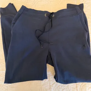 On Running Navy sweat pants thumbnail 2
