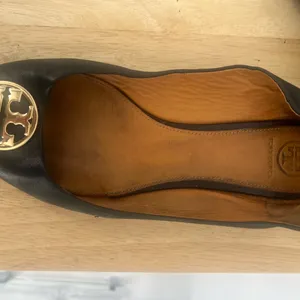 Tory Burch Black Loafers with Gold Emblem thumbnail 10