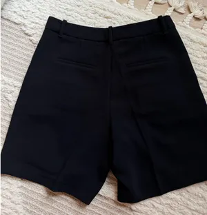 Aritzia Effortless Shorts thumbnail 5