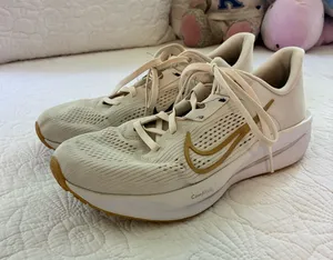 Nike Athletic Shoes Women’s thumbnail 1