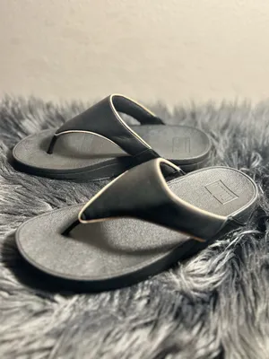 FitFlop Lulu Black Pink Leather Thong Sandals Size 8 thumbnail 3