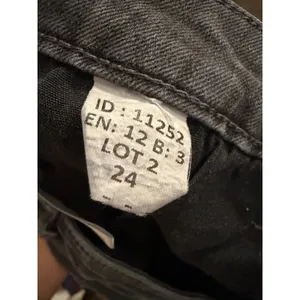 Free People Washed Black Low Rise Flared Jeans Raw Hem‎ Cropped Size 24 Slim Fit thumbnail 6