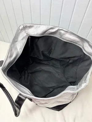 Victorias Secret Large‎ Silver & Black Weekender Get Away Travel Tote Bag thumbnail 6