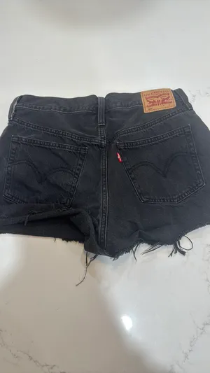 Levi shorts  thumbnail 2