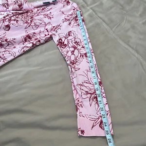 Basic edition size XL pink with red flowers button front cardigan GUC thumbnail 7