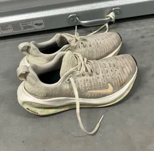 Nike ReactX Infinity Run 4 Shoes size 8 thumbnail 1