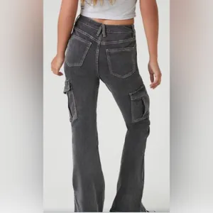 FOREVER 21 - Cargo Flare Jeans- Acid Washed Black Size 31 thumbnail 5
