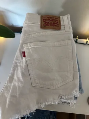 White Levi’s Jean Shorts 501 thumbnail 7