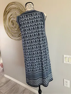 Max Studio Navy and White Geo Midi Shift Dress thumbnail 3