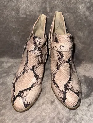 Fergalicious by Fergie Chucky Snake print Women's Ankle Boots Booties Sz 10 thumbnail 1