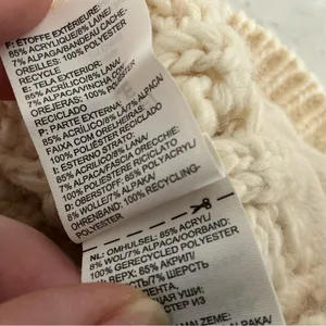The north face cable minna beanie hat in cream wool/acrylic/alpaca. One size thumbnail 6