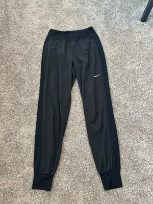 Nike Joggers thumbnail 1