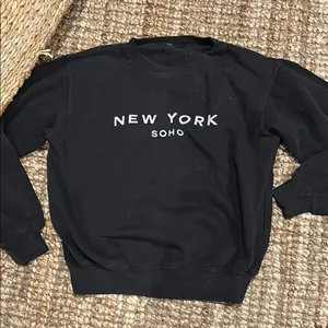 Brandy Melville New York SoHo Crew in Black Size Small thumbnail 1