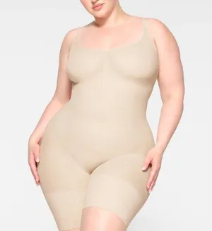 SKIMS Everyday Sculpting Scoop Neck Bodysuit thumbnail 1