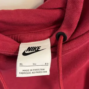 Red Nike hoodie thumbnail 2