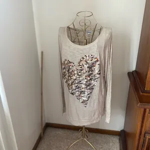 Express  Metallic Sequin Heart Long Sleeve Top Size Medium thumbnail 8