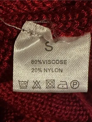Dark Red Classic Cable Knit Crewneck Sweater. Thick Heavy Material Sz S thumbnail 7