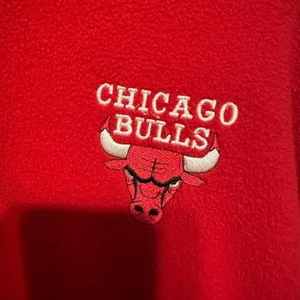 chicago bulls red fleece jacket‎ NBA thumbnail 2
