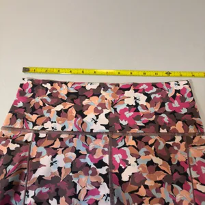 Athleta‎ Transcend Stash Tight Floral Camo High Rise Leggings L Workout Running thumbnail 9