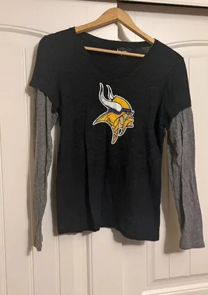 National Football League Minnesota Viking Layered T Shirt Women's XL Xtra Large Touch By Alyssa Milano thumbnail 1