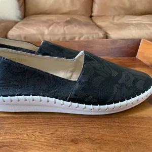AOTORIA Black Slip On Shoes Size 8 thumbnail 6