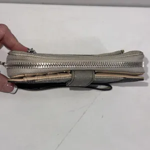 Y2K GUESS‎ Monogram Preppy Designer Faux Leather Zip-Around Wallet Wristlet thumbnail 2