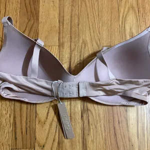 SKIMS Wireless Push Up Bra 38D thumbnail 4