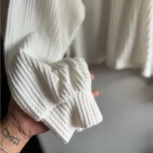 Hollister White Textured Hoodie Size XL – Southern California West Coast Logo thumbnail 4