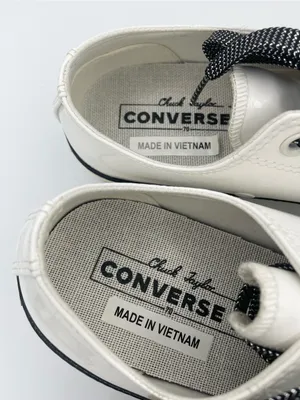Converse unisex Chuck 70 low top patent leather white sneakers with red soles thumbnail 8