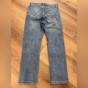 MOTHER Women's Straight Blue Jeans thumbnail 2