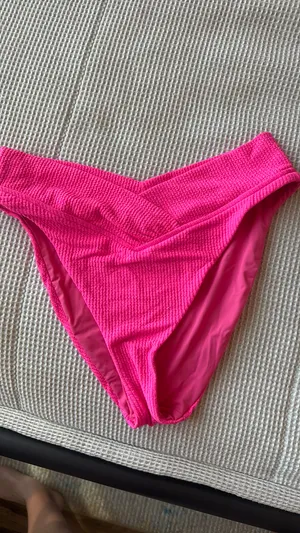 The beach club bikini set thumbnail 3