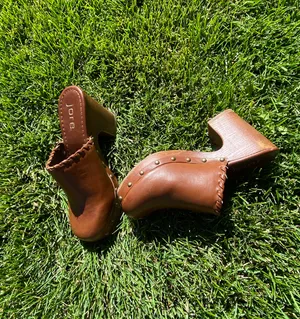 Jore Vintage y2k  Light Brown Leather Heeled Clogs 🔥 thumbnail 4