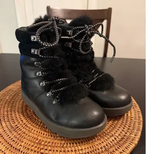 UGG Viki Boot Black Waterproof Leather‎ Vibram Arctic Grip Women thumbnail 1