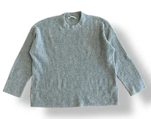 Abercrombie & Fitch Women’s Gray Ribbed Crew Sweater Size Medium‎ Wool Blend thumbnail 1