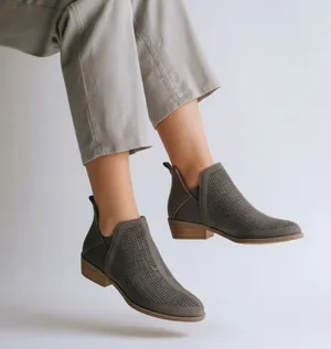 Crown Vintage Tabby Grey Suede Perforated Ankle Boots Womens 6 Laser Cut Booties thumbnail 1